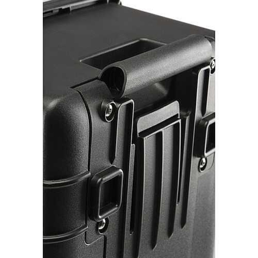 Pelican Pelican 1535 Medium Wheeled Air Case - With Foam Hard Cases