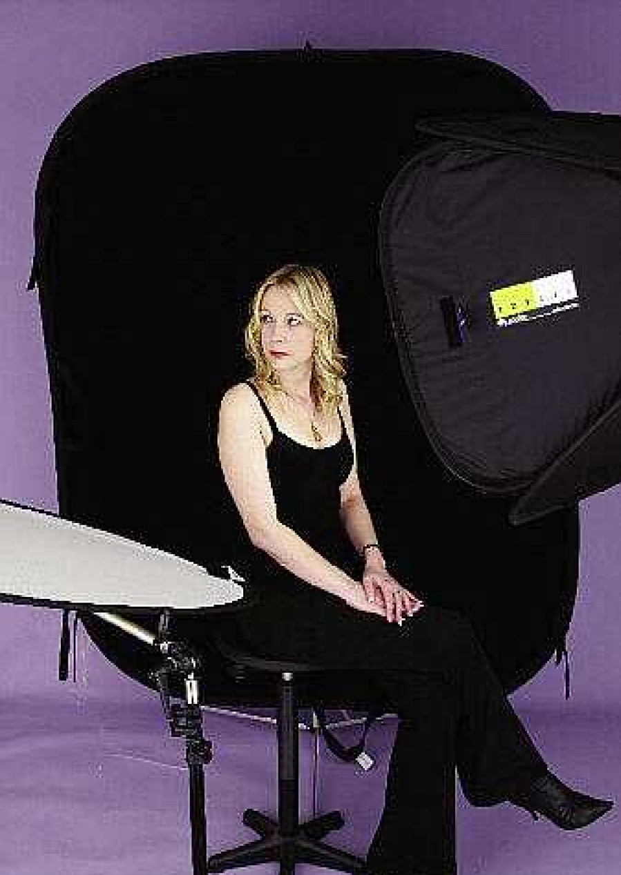 Lastolite Lastolite Collapsible Background Reversible Black/White - 1.5 X 1.8M Light Stands, Backgrounds & Mounting